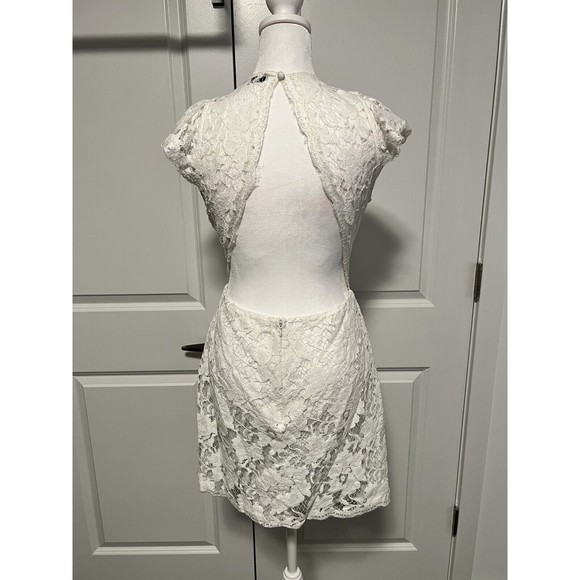 Signature8 White Lace Backless dress with pockets Large cap sleeve bridal - Picture 8 of 15